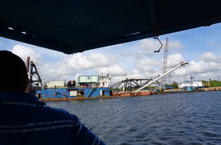 Una vez concluidas las labores de dragado en la Zona 2 del puerto, podrán atracar naves hasta con 32 mil toneladas, 5 mil por encima del promedio con que se reciben hoy. /Foto: Cortesía de Administración Portuaria Cienfuegos.