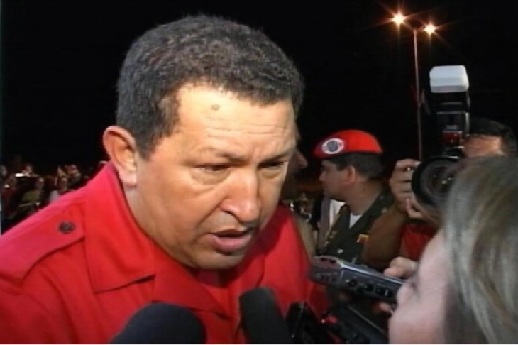 “¿Ya estamos al aire?”, preguntó Chávez, y juro que no fue por vergüenza ni vanidad insulsa, sino por esa osadía que nubla el raciocinio y le mentí sin titubear: “Sí, Presidente ya estamos en vivo…”. Foto: Francisco Ruiz