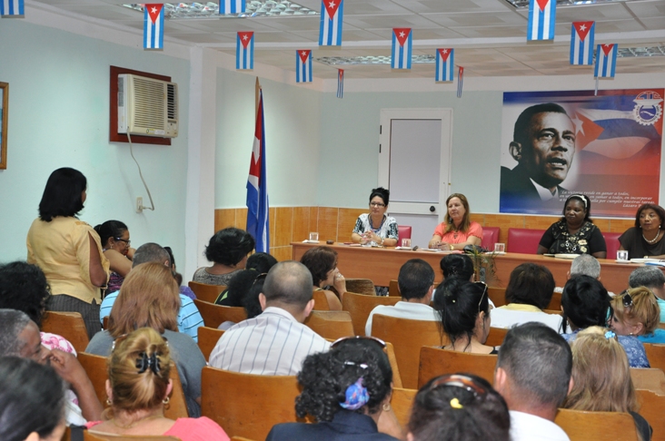 El Pleno de la CTC en Cienfuegos subrayó la importancia de la capacitación de los dirigentes sindicales. /Foto: Cedeño