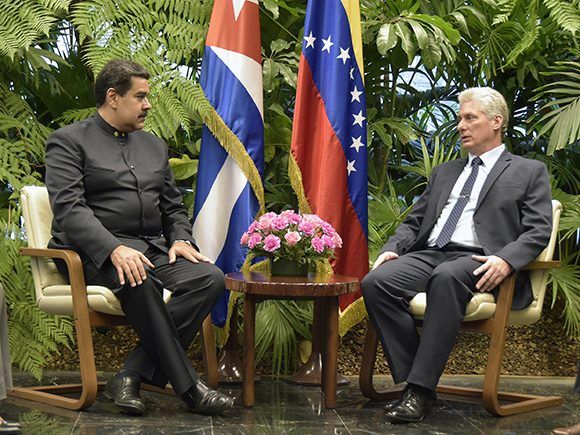 Maduro y Díaz-Canel sostuvieron conversaciones oficiales. /Foto: Estudios Revolución.