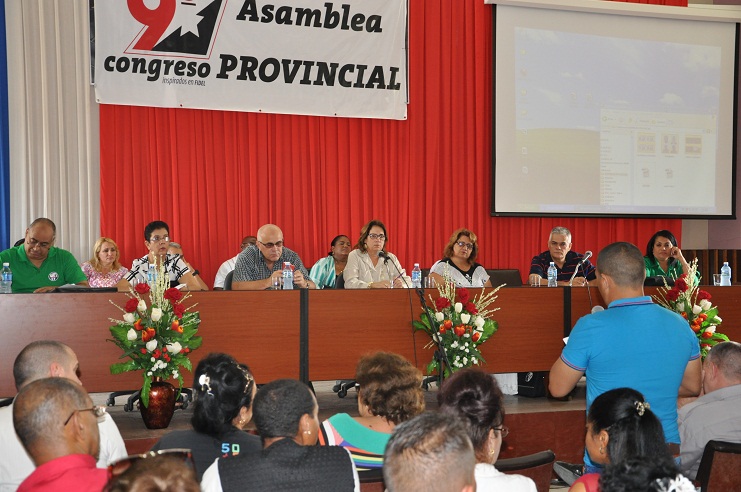 Los delegados e invitados abordaron la necesidad de rescatar la vitalidad de los Comités de Defensa de la Revolución./ Foto: Cedeño