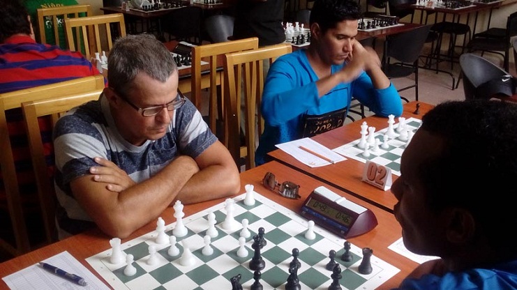 Alejandro Hidalgo triunfa en el torneo Zonal Central de ajedrez. /Foto Rigoberto Triana