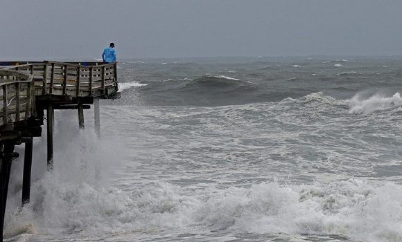 Marejadas provocadas en Carolina del Norte ante la aproximación del huracán Florence. /Foto: AP.