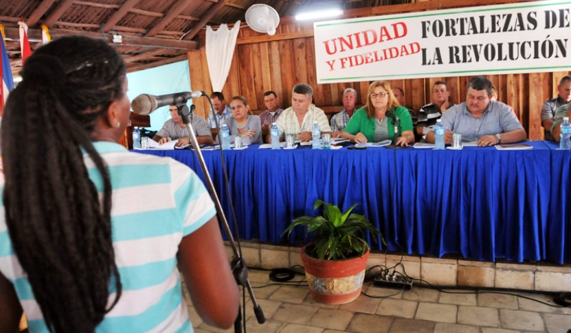 Los asociados debaten sobre asuntos medulares de la organización./Foto: Juan Carlos Dorado