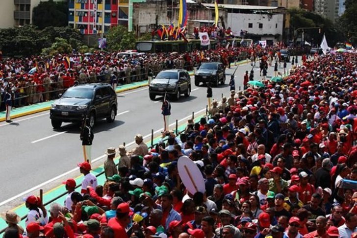 El pueblo de Venezuela acompaña a Maduro en el día de su juramentación. Foto: @CancilleriaVE/ Twitter.