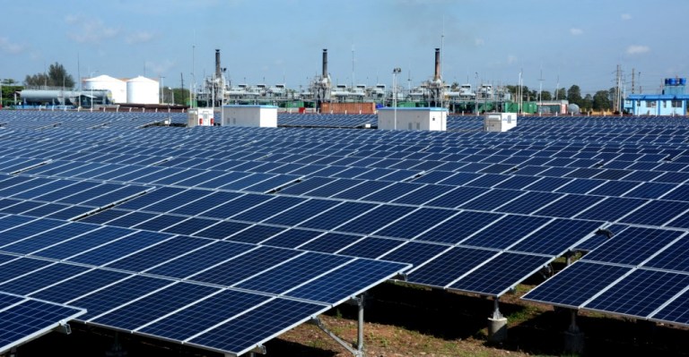 Parque fotovoltaico de Yaguaramas, el mayor de su tipo en Cuba./ Foto: Modesto Gutiérrez (ACN)