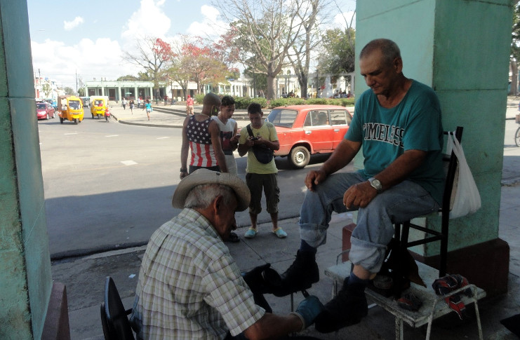 Orestes Lima Álvarez encuentra ánimos para sentirse todavía útil a sus 82 años. /Foto: Magalys Chaviano