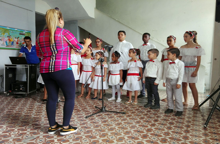 El proyecto Sueño Nuevo animó el espectáculo musical dedicado a la gesta de Girón. /Foto: Roberto