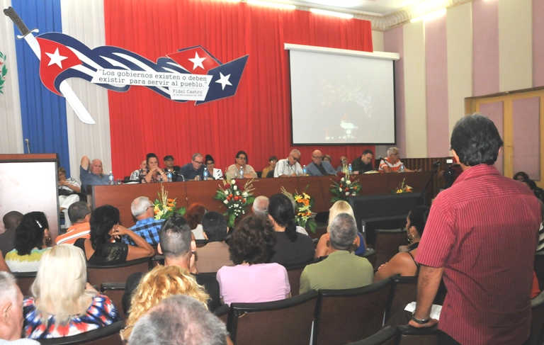 La Asamblea Provincial de la Uneac en Cienfuegos contó con la presencia de las principales autoridades políticas y gubernamentales del territorio../Foto: Juan Carlos Dorado