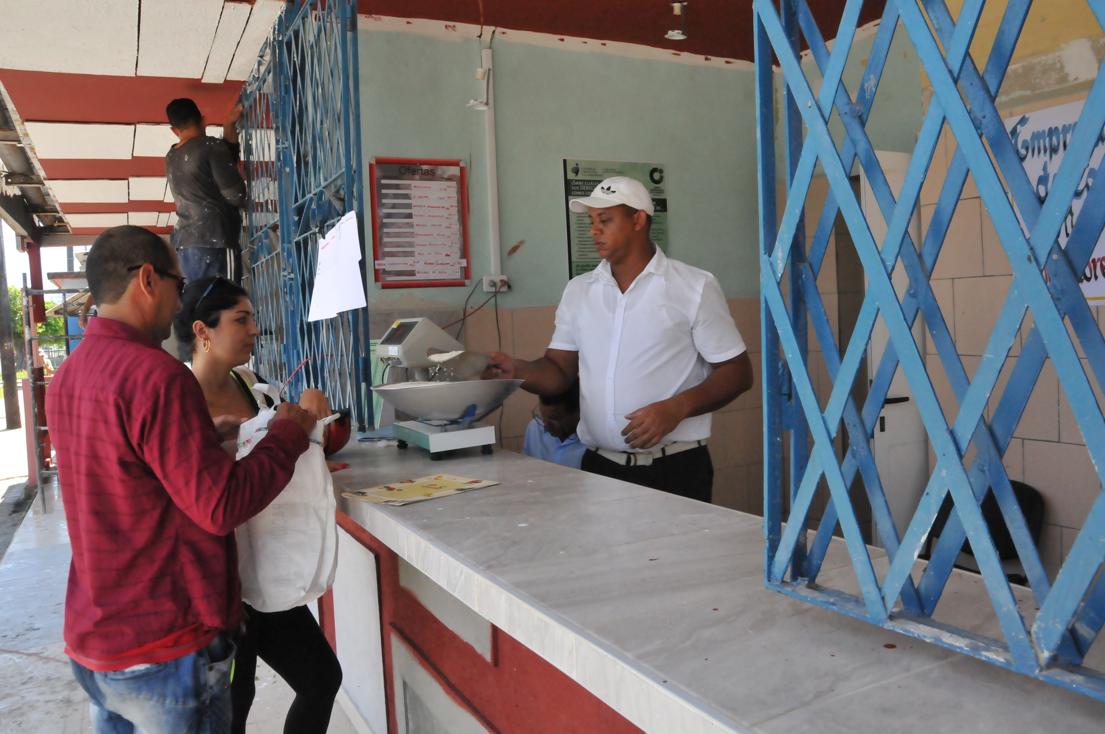 El punto de venta para los trabajadores por cuenta propia se encuentra ubicada en Calzada y Holguín, en la ciudad de Cienfuegos./Foto: Juan Carlos Dorado