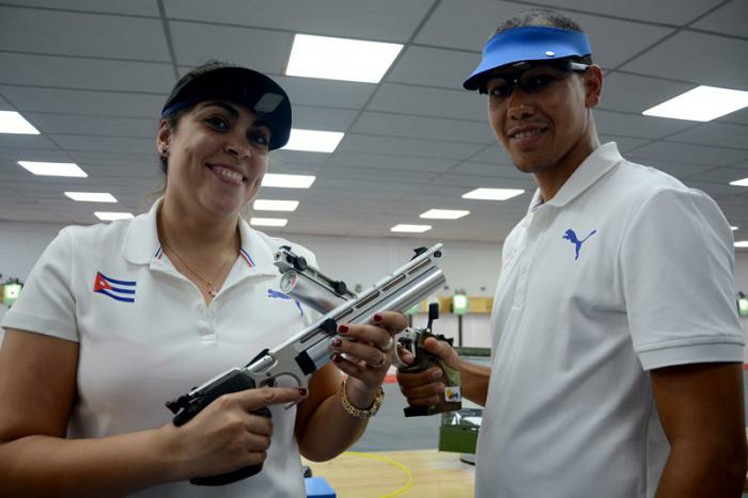 Cuba alcanzó hoy su cuarta medalla de oro en el tiro deportivo de los juegos panamericanos Lima-2019, por intermedio de la pareja mixta compuesta por Jorge Grau y Laina Pérez en la pistola de aire a 10 metros. /Foto: Prensa Latina