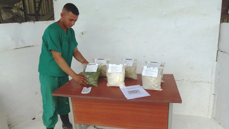 En la fábrica de pienso animal de El Tablón fabrican diversos tipos de harina./Foto: Julio Martínez