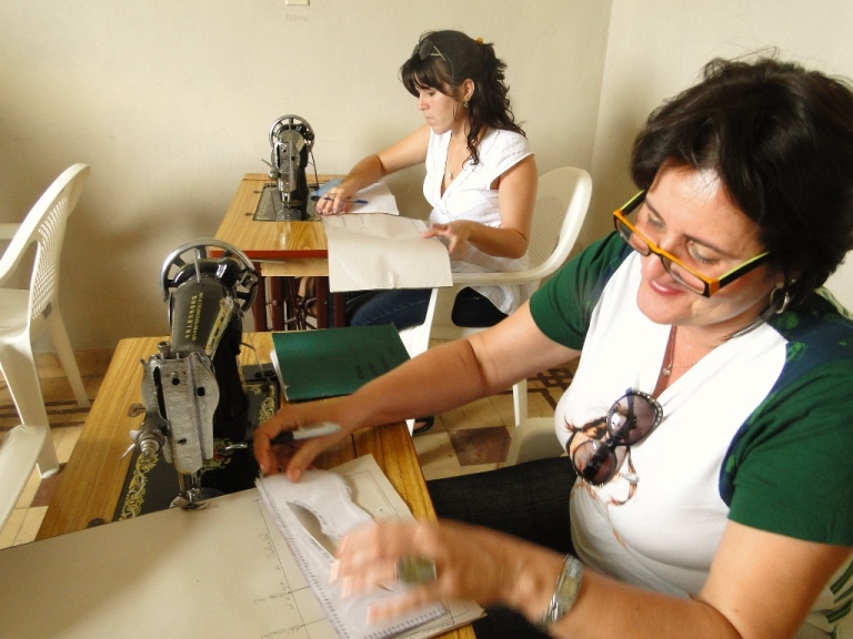 En Cienfuegos, las Casas de Orientación a la Mujer y a la Familia promueven cursos de capacitación en diferentes oficios. /Foto: Efraín Cedeño.