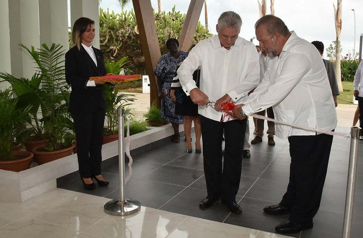 Con la presencia del Presidente de los Consejos de Estado y de Ministros, Miguel Díaz-Canel Bermúdez, fue oficialmente inaugurado este sábado el Hotel Meliá Internacional de Varadero. /Foto: Estudios Revolución