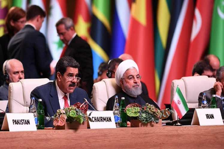 Intervención del presidente venezolano Nicolás Maduro Moro en la sesión inaugural de la XVIII Cumbre del Movimiento de Países No Alineados inaugurada este viernes en Bakú, capital de Azerbaiyán. /Foto: Prensa Latina
