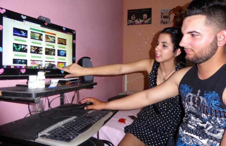La expansión del servicio de internet es una realidad palpable, cada día, en los hogares cubanos./Foto: Tomada de Granma.