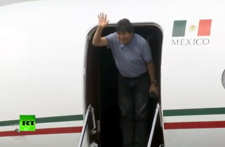 Primer saludo de Evo a su llegada a tierra mexicana tras el golpe de estado en su país. /Captura de pantalla.