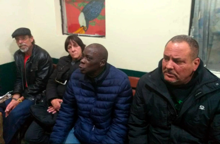 De izquierda a derecha, Ramón Emilio, Amparo, Idalberto y Alexander, los colaboradores cubanos detenidos en La Paz. /Foto: Internet