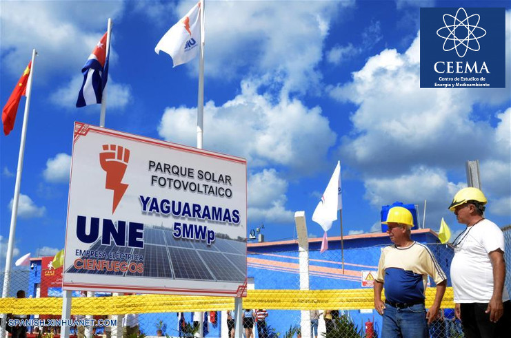 El programa de aprovechamiento de fuentes renovables cuenta con el respaldo del centro cienfueguero de estudios sobre energía y medio ambiente, premio nacional de la Academia de Ciencias de Cuba, así como de innovación tecnológica. Parque solar fotovoltaico de Yaguaramas. /Foto: Xinhua