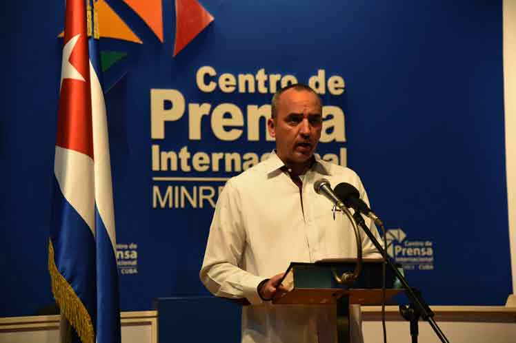 La conferencia reafirma la voluntad de Cuba de continuar el acercamiento natural e inevitable con sus nacionales en el exterior, dijo el director general de Asuntos Consulares y Cubanos Residentes en el Exterior de la cancillería, Ernesto Soberón. /Foto: Prensa Latina
