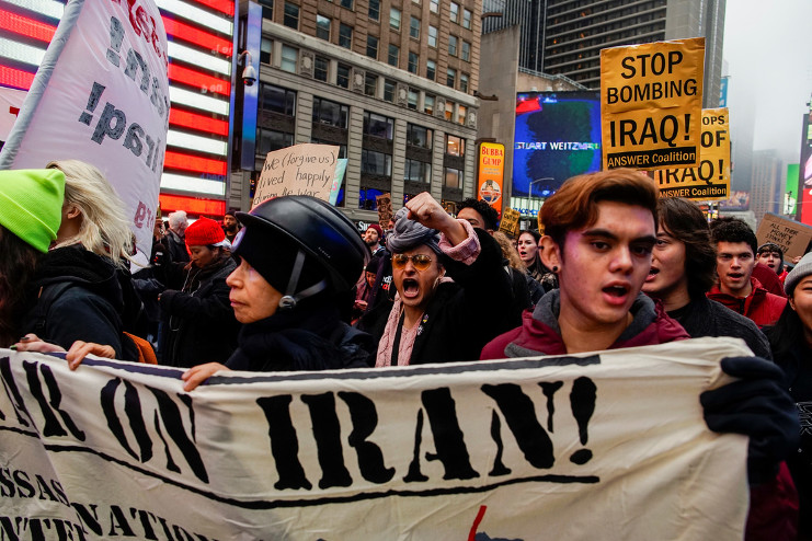 Manifestaciones en Times Square contra la escalada de tensiones en Oriente Medio. Nueva York, EE.UU. 4 de enero de 2020. /Foto: Eduardo Munoz (Reuters)