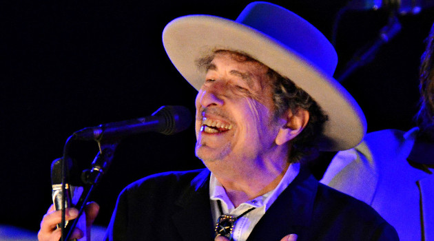 Bob Dylan durante una actuación. /Foto: Ki Price (Reuters)