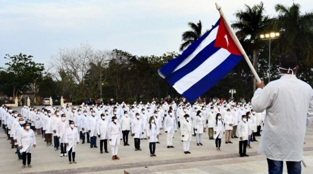 Acto de despedida en Cuba de la brigada de profesionales de la salud previo a su partida a Sudáfrica. /Foto: Xinhua