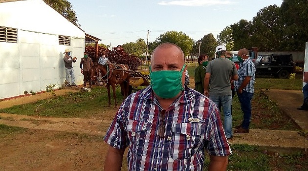 Andrés Fernández Castillo, delegado municipal de la Agricultura en Abreus: “Estamos enfrascados en la campaña de primavera, que se extiende desde el primero de marzo hasta el 30 de agosto”. /Foto: Tay Toscano.