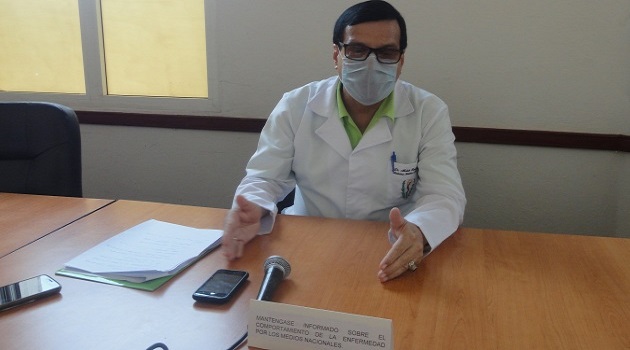 Dr. Moisés Santos Peña, especialista de II grado en Medicina Interna e Intensiva./Foto: Magalys Chaviano