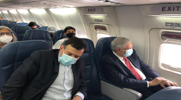 El martes en la tarde, el presidente de México, Andrés Manuel López Obrador, abordó un vuelo comercial de Delta Airlines desde Ciudad de México con destino a Atlanta, en donde haría una escala para después tomar otro avión que lo lleve a Washington, como parte de su visita oficial a EE.UU. /Foto: Twitter @diario24horas