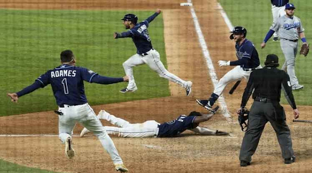Rayos, de Tampa Bay, ganaron 8x7 esta madrugada y empataron a dos victorias por bando la Serie Mundial vs. Dodgers de Los Ángeles. /Foto Prensa Latina.