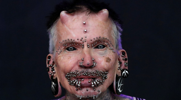 Rolf Buchholz posa durante la Convención Internacional de Tatuajes de Bruselas (Bélgica) de 2019. /Foto: Yves Herman / Reuters