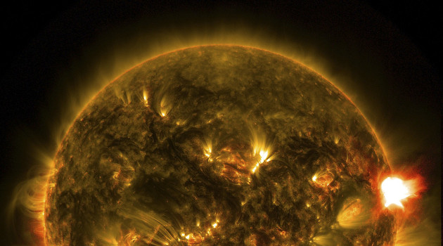Una erupción solar, el 12 de enero de 2015. /Foto: NASA / Reuters