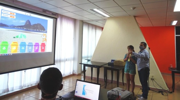 Miembros de la Unión de Informáticos de Cuba (UIC) en Cienfuegos realizaron un taller para diseñar herramientas digitales sobre la lucha de los jóvenes contra el cambio climático./Foto: Cortesía de Gisela Díaz García.