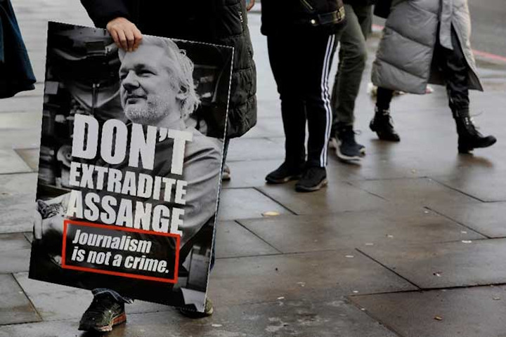 USA, Assange e l’oscenità del potere