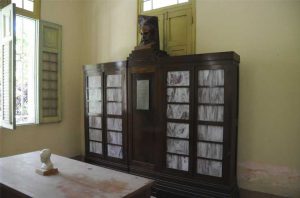 La imagen de Martí se esparce por varias habitaciones del inmueble.