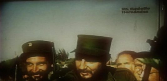 “De ese adalid inconmensurable: Fidel Castro Ruz. Para quien la Patria agradecida le ofrece su puesto de honor”