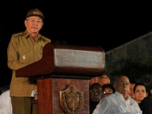 Preside Raúl homenaje póstumo a Fidel en la Plaza Antonio Maceo de Santiago de Cuba