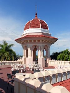 Esta cúpula de estilo bizantino es una de la tres que posee el palacio de Valle, en la zona turística y residencial de Punta Gorda. / Foto: Igorra