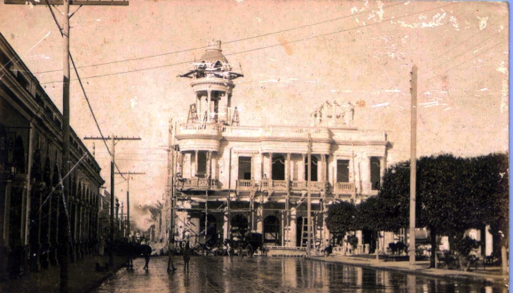 Foto antigua del Palacio Ferrer