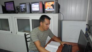 Desde 2014 comenzó el despliegue de la televisión digital en Cienfuegos, recordó Yaniel Mesa Quevedo, jefe de Operaciones de RadioCuba. /Foto: Félix Jesús