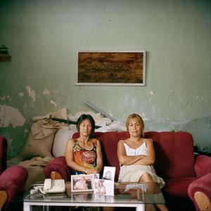 Dos hermanas descendientes de coreanos, en Matanzas, Cuba. . Foto: Michael Vince Kim