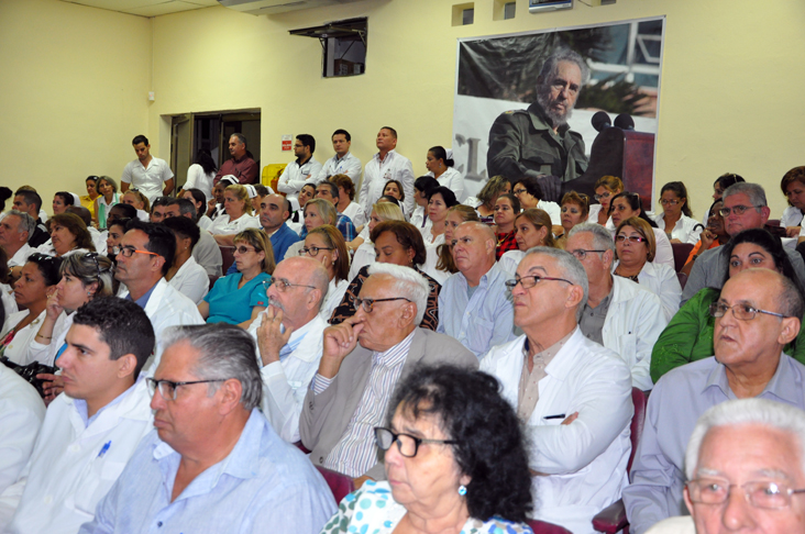 Vista del plenario de la Convención Hospital Cienfuegos, organizada a propósito del 38 aniversario de la institución de Salud, inaugurada aquí por el Comandante en Jefe Fidel Castro el 23 de marzo de 1979. /Foto: Efraín Cedeño