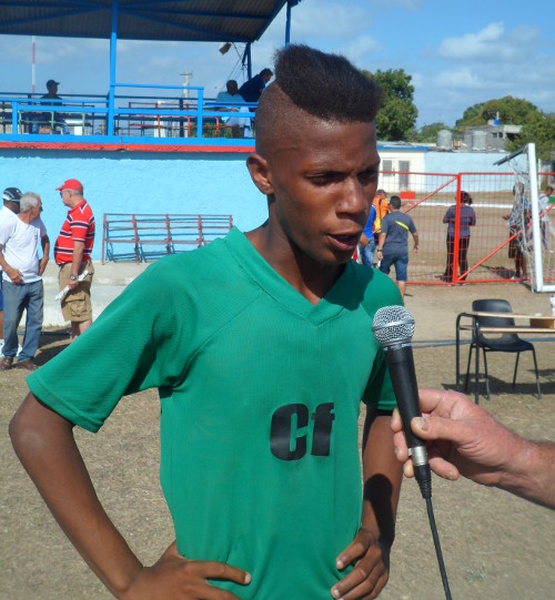 Jassael Herrera ya ha marcado siete veces en el certamen Sub-15 y anda de líder en la competencia. /Foto del autor