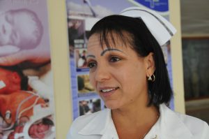 En la opinión de Anaisa Cecilia Del Sol Zerquera, vicepresidenta de la Sociedad Cubana de Enfermería en el Hospital Provincial, resulta necesario continuar incentivando el trabajo de captación del relevo. /Fotos: Dorado