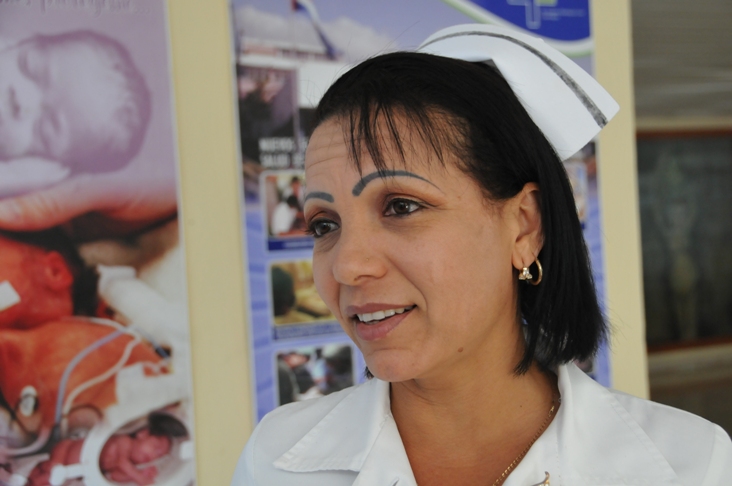 En la opinión de Anaisa Cecilia Del Sol Zerquera, vicepresidenta de la Sociedad Cubana de Enfermería en el Hospital Provincial, resulta necesario continuar incentivando el trabajo de captación del relevo. /Fotos: Dorado