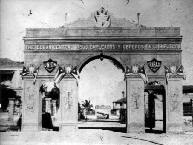 Arco en las calles Arango y San Fernando. / Fotos: Cortesía del Centro Provincial de Patrimonio