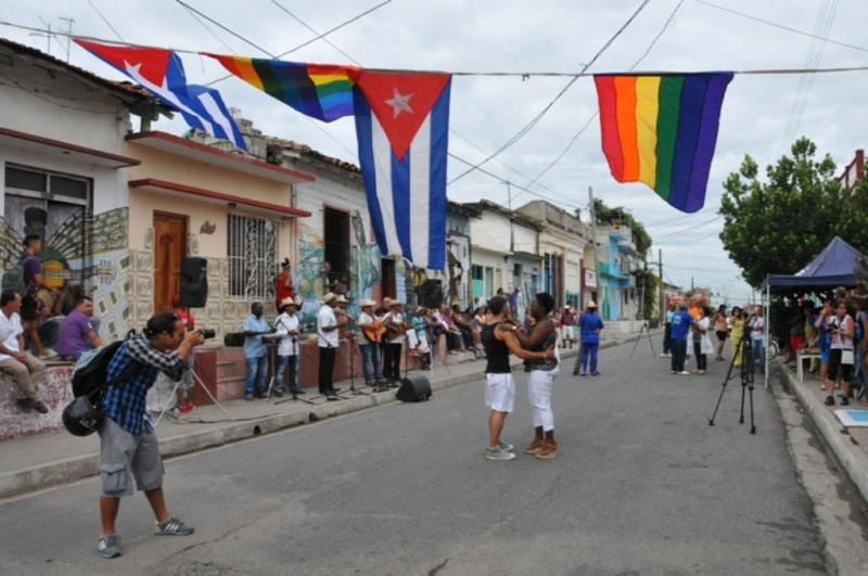 En la comunidad del proyecto Trazos Libres dio inicio en Cienfuegos la Jornada contra la Homofobia y la Transfobia. Foto: Juan Carlos Dorado.