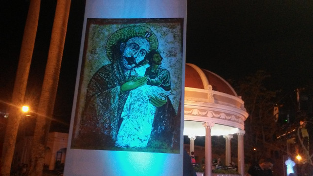 Obras de doce artistas cienfuegueros hicieron al Apóstol omnipresente en la noche del aniversario 122 de su caída en Dos Ríos. /Foto: Ismary Barcia
