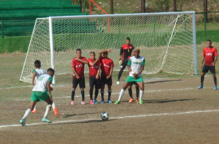 El dominio de los cienfuegueros resultó absoluto durante los 90 minutos de juego. /Foto: Carlos E. Chaviano